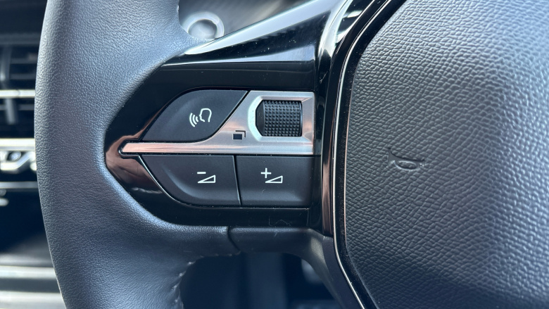 Peugeot 208 1.2 PureTech 100 Allure Premium + 5dr Petrol Hatchback